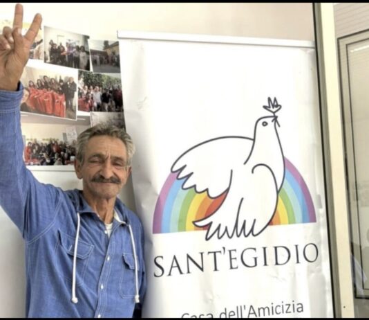 Delitto choc in piazza Sant’Anna a Caserta, clochard romeno Gheroge Bulai confessa delitto dell’ex cameriere di Casagiove Guido Roviello